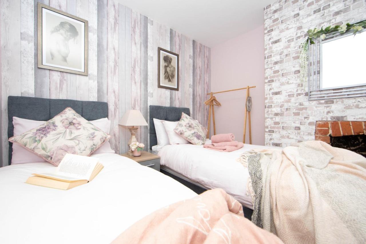Cosy 3 Bedroom House - Private & Central - Ultra Wifi Canterbury Kültér fotó