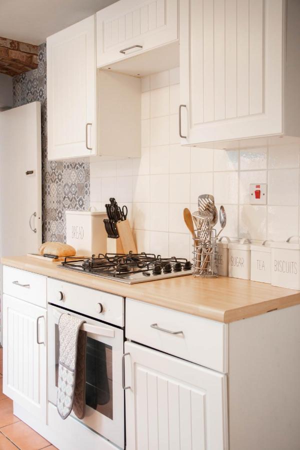 Cosy 3 Bedroom House - Private & Central - Ultra Wifi Canterbury Kültér fotó