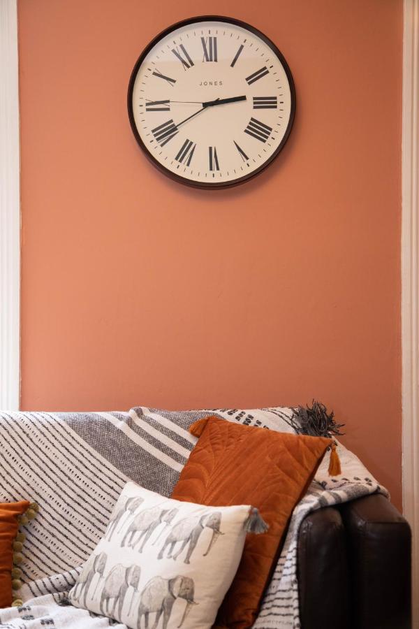 Cosy 3 Bedroom House - Private & Central - Ultra Wifi Canterbury Kültér fotó