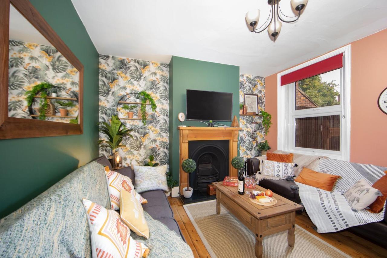 Cosy 3 Bedroom House - Private & Central - Ultra Wifi Canterbury Kültér fotó