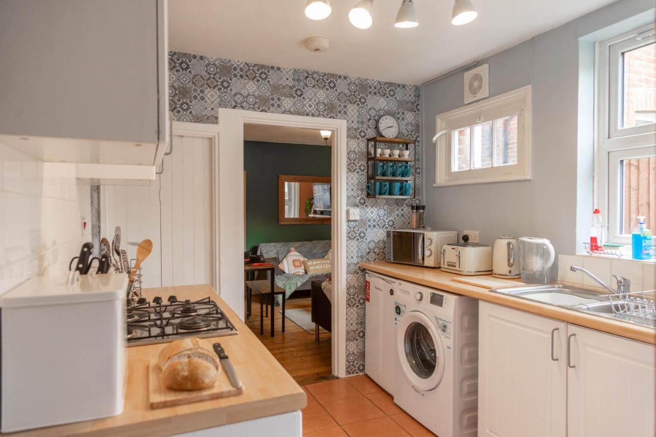 Cosy 3 Bedroom House - Private & Central - Ultra Wifi Canterbury Kültér fotó