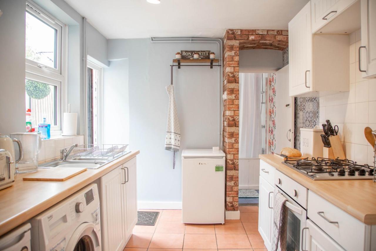 Cosy 3 Bedroom House - Private & Central - Ultra Wifi Canterbury Kültér fotó
